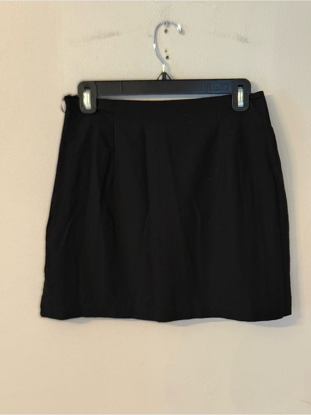 Classic Black Women's Mini Skirt - Sleek Everyday Style